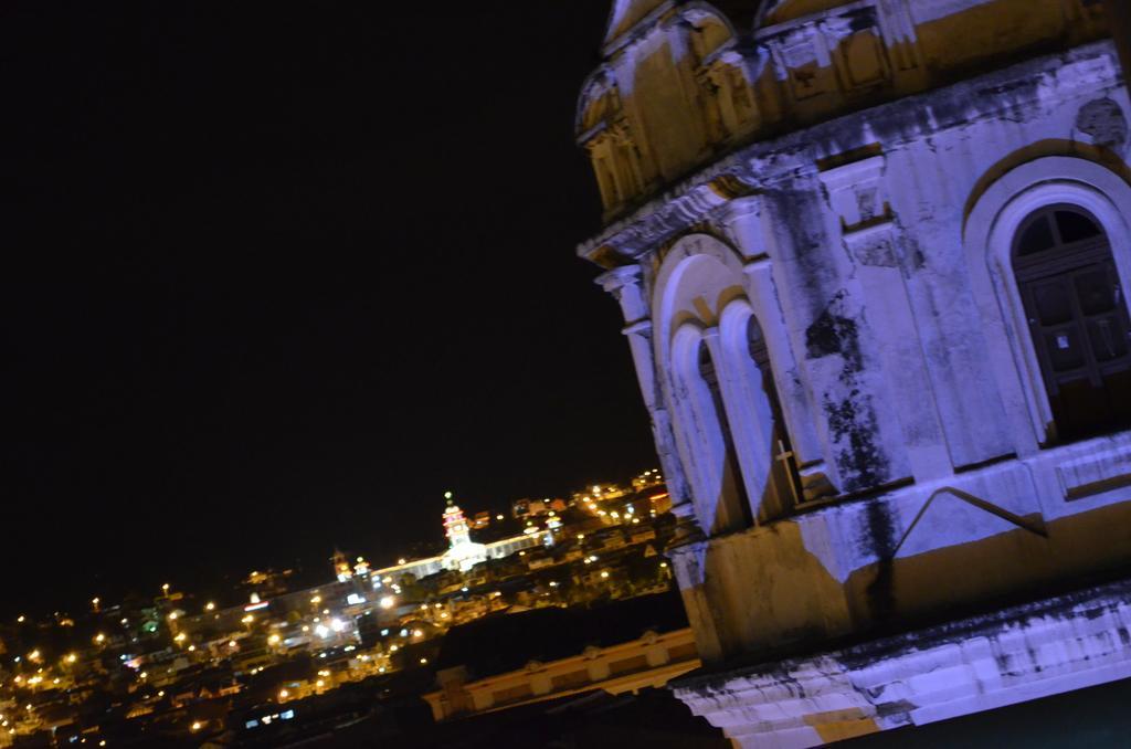 Check Inn Bed And Breakfast Cuenca Exterior photo